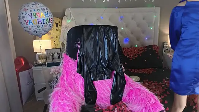 RoxalanaStar online show from April 2026 08:09:01 PM