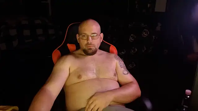 Hunter Largoxh online show from March 2026 01:45:01 AM