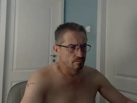 Snapshot of MisterFaithRO chatting on August 2026 09:25:01 PM MisterFaithRO online show from August 2026 09:25:01 PM