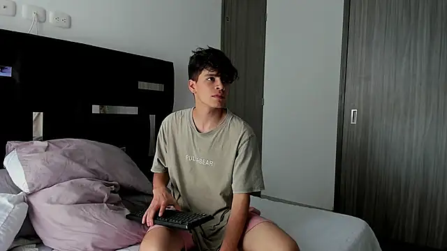 Dimitrixxx   online show from February 2025 02:04:02 PM