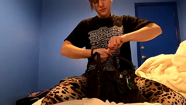 Snapshot of TheDaisyChaos chatting on March 2025 03:11:02 AM TheDaisyChaos online show from March 2025 03:11:02 AM