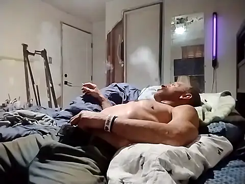 Snapshot of ThickDMatty@xh chatting on November 2025 09:47:01 PM ThickDMattyxh online show from November 2025 09:47:01 PM