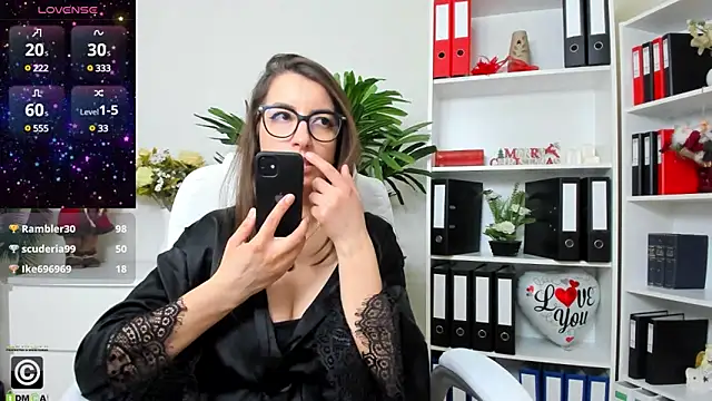 Snapshot of amayawest chatting on December 2024 11:21:02 AM amayawest online show from December 2024 11:21:02 AM