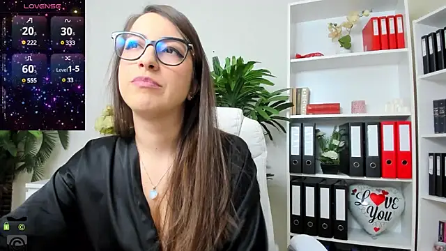 Snapshot of amayawest chatting on February 2025 04:48:02 AM amayawest online show from February 2025 04:48:02 AM