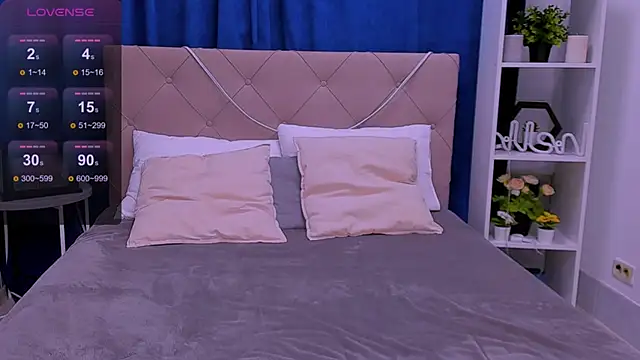 Snapshot of Janie_JJ_Curvie chatting on February 2026 12:58:02 AM Janie JJ Curvie online show from February 2026 12:58:02 AM