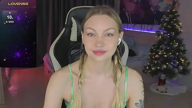 BiMolly online show from February 2025 12:37:01 AM