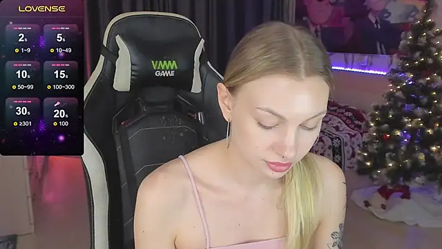 BiMolly online show from February 2025 07:27:02 PM