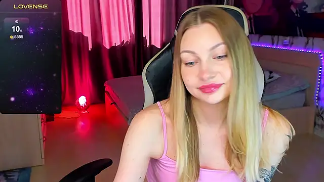 BiMolly online show from September 2025 08:47:02 AM