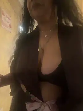 Snapshot of PichyPrettyPussy chatting on February 2026 04:11:02 PM PichyPrettyPussy online show from February 2026 04:11:02 PM