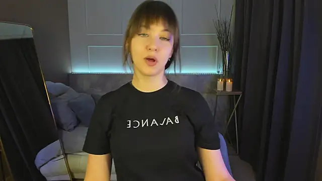 ElizaMild online show from February 2025 01:30:01 PM