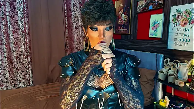 trixxielicious online show from November 2025 05:03:02 PM