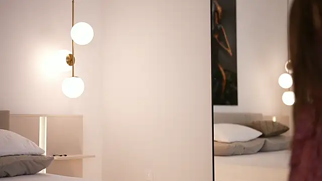 DoviaClaire online show from September 2025 06:06:02 AM