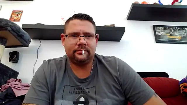 Snapshot of sexykevin17cm chatting on November 2025 12:48:02 PM sexykevin17cm online show from November 2025 12:48:02 PM