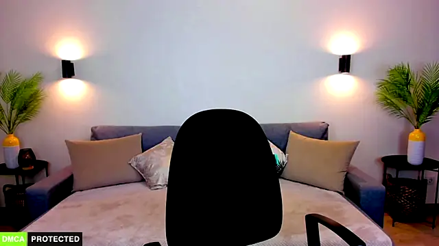 TheWoman   online show from July 2026 11:39:02 AM