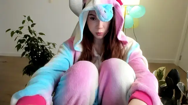 Snapshot of Pokemeboy chatting on December 2025 04:33:01 PM Pokemeboy online show from December 2025 04:33:01 PM