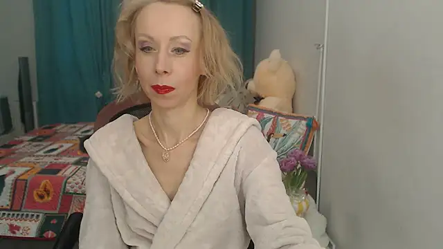 LuxuryNika online show from February 2025 02:59:01 PM