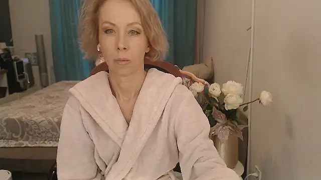 LuxuryNika online show from May 2026 03:19:02 PM