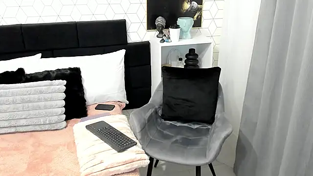 Heidix online show from February 2025 04:44:01 AM