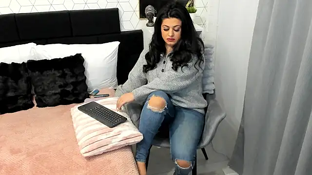 Heidix online show from February 2025 04:40:02 AM