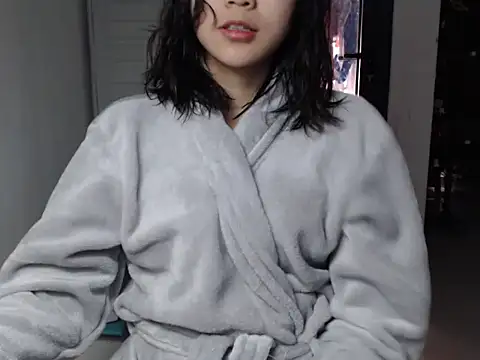 Snapshot of Bigg_Pussyy_Catt chatting on December 2024 04:26:01 AM Bigg Pussyy Catt online show from December 2024 04:26:01 AM