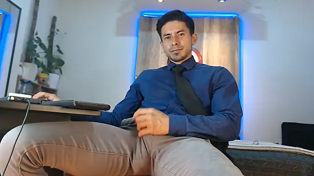 Snapshot of Andrew_4_ chatting on February 2026 02:39:02 AM Andrew 4 online show from February 2026 02:39:02 AM