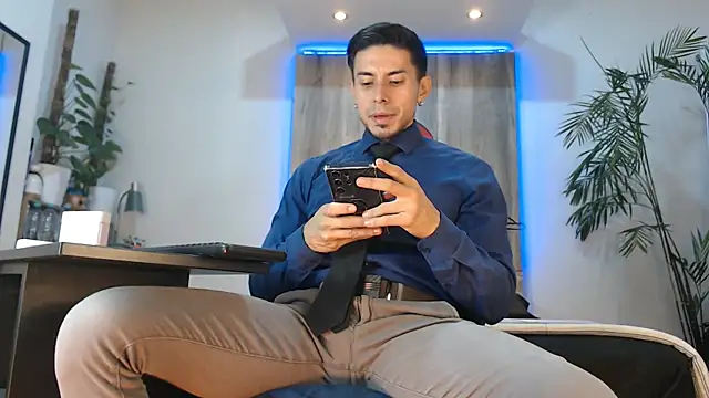 Andrew 4  online show from May 2026 06:31:02 AM