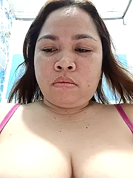 XXLorie 02 online show from April 2026 11:40:02 AM