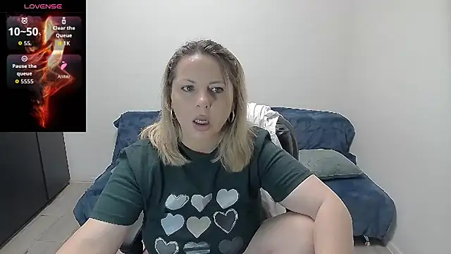 erikaerika online show from May 2026 07:03:01 AM