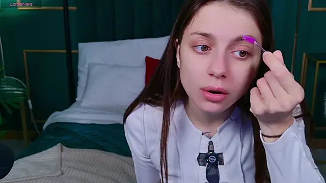 Snapshot of Eille_Elfie chatting on October 2025 04:44:02 AM Eille Elfie online show from October 2025 04:44:02 AM