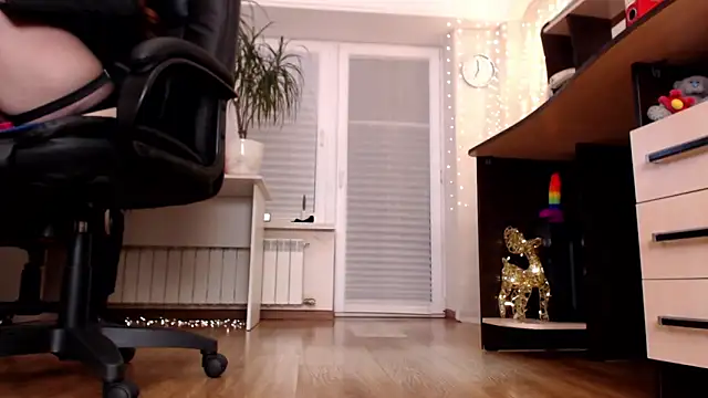 CassieDonald online show from February 2026 04:00:01 PM