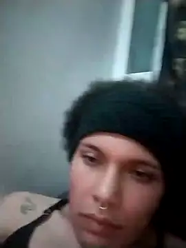 Snapshot of LUNAdeMARTE chatting on December 2024 06:25:02 AM LUNAdeMARTE online show from December 2024 06:25:02 AM