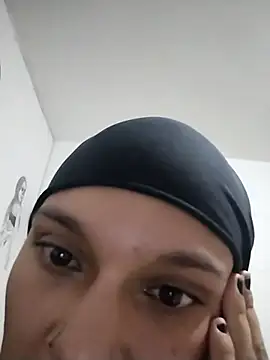 Snapshot of LUNAdeMARTE chatting on February 2025 02:50:02 AM LUNAdeMARTE online show from February 2025 02:50:02 AM