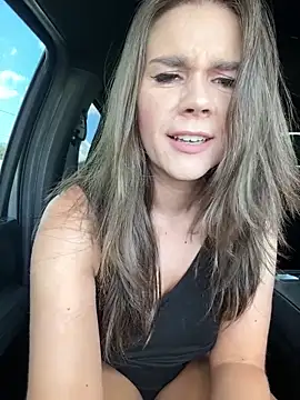 MaggyMayI online show from October 2025 04:13:02 PM