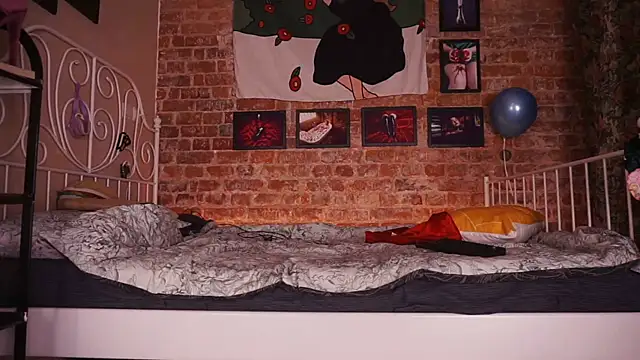 Evelively online show from September 2025 03:32:02 AM