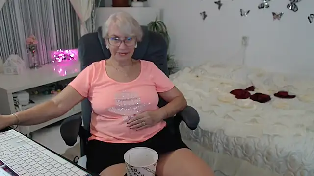 Ghertrude52 online show from September 2025 04:05:02 AM