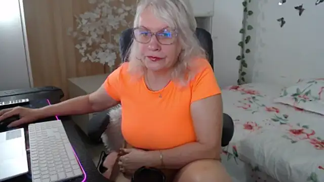 Ghertrude52 online show from May 2026 04:07:01 AM