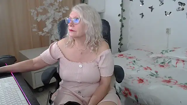 Ghertrude52 online show from May 2026 04:19:01 AM