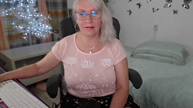 Ghertrude52 online show from June 2026 04:17:01 AM