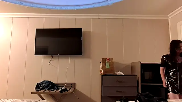 Snapshot of AerobicSleeve chatting on December 2025 05:35:01 AM AerobicSleeve online show from December 2025 05:35:01 AM