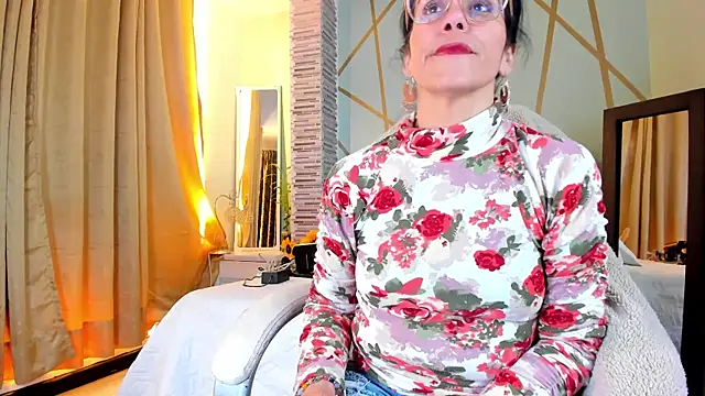 Snapshot of girasol_walton chatting on January 2025 07:01:02 PM girasol walton online show from January 2025 07:01:02 PM