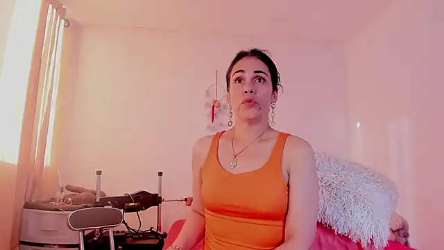 Snapshot of girasol_walton chatting on February 2025 12:26:02 PM girasol walton online show from February 2025 12:26:02 PM