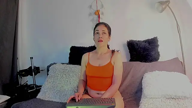 Snapshot of girasol_walton chatting on March 2025 11:19:02 AM girasol walton online show from March 2025 11:19:02 AM