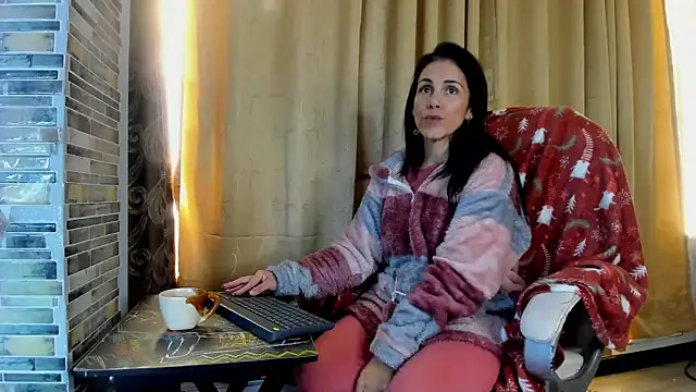 Snapshot of girasol_walton chatting on March 2025 03:27:01 PM girasol walton online show from March 2025 03:27:01 PM