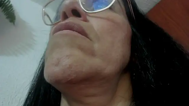 Snapshot of girasol_walton chatting on September 2025 05:27:02 PM girasol walton online show from September 2025 05:27:02 PM