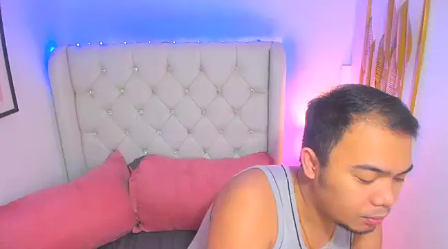 Snapshot of AsianZero chatting on February 2025 05:30:01 PM AsianZero online show from February 2025 05:30:01 PM