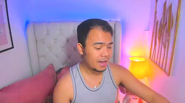 Snapshot of AsianZero chatting on February 2025 08:34:01 PM AsianZero online show from February 2025 08:34:01 PM