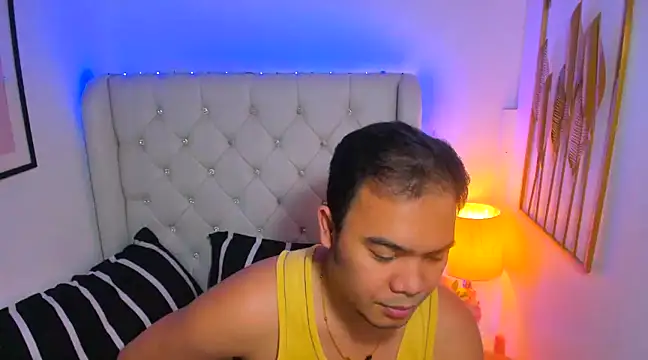 Snapshot of AsianZero chatting on February 2025 08:13:02 PM AsianZero online show from February 2025 08:13:02 PM