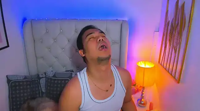 Snapshot of AsianZero chatting on February 2025 05:26:02 PM AsianZero online show from February 2025 05:26:02 PM