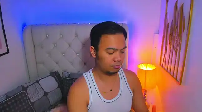 Snapshot of AsianZero chatting on February 2025 08:29:02 PM AsianZero online show from February 2025 08:29:02 PM