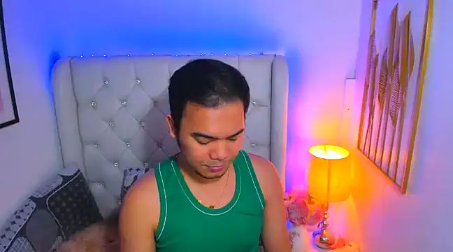 Snapshot of AsianZero chatting on February 2025 08:24:01 PM AsianZero online show from February 2025 08:24:01 PM